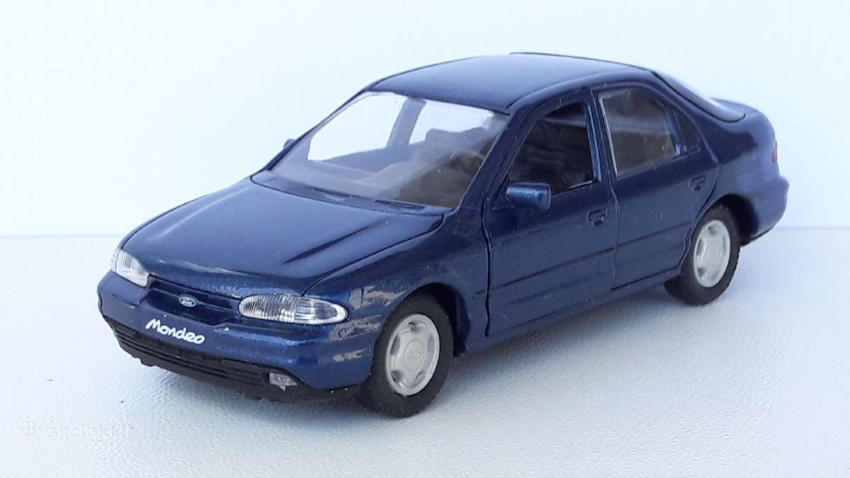 1/43 modeliukai Ford Mondeo Mk1 hatchback - nuotraukos Nr. 2