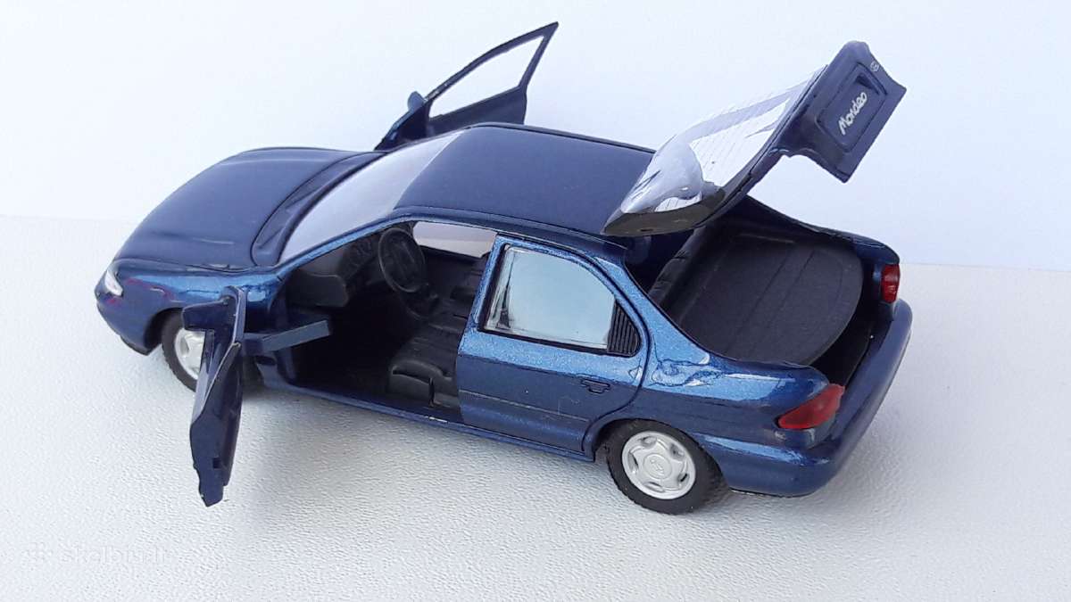 1/43 modeliukai Ford Mondeo Mk1 hatchback - nuotraukos Nr. 6