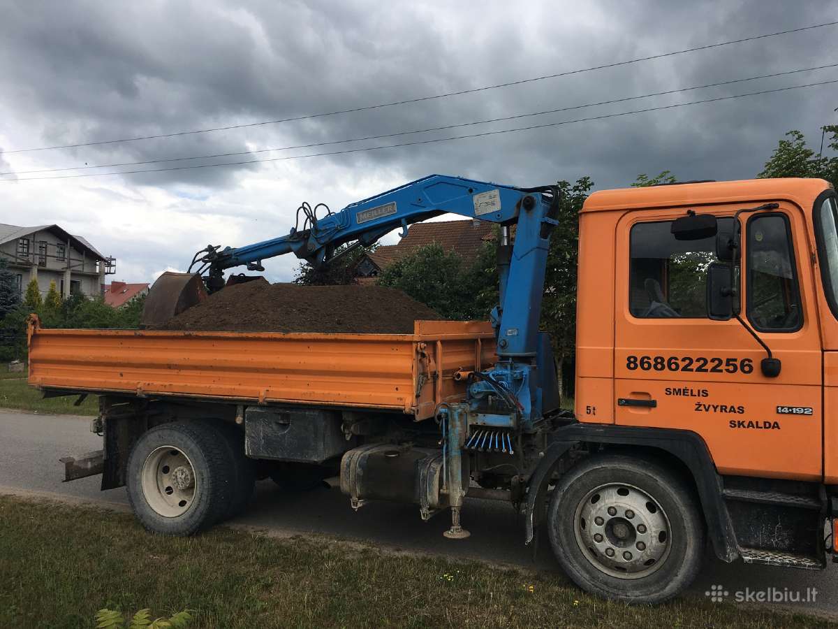 Smėlis skalda kompostas juodžiemis žvyras betonas