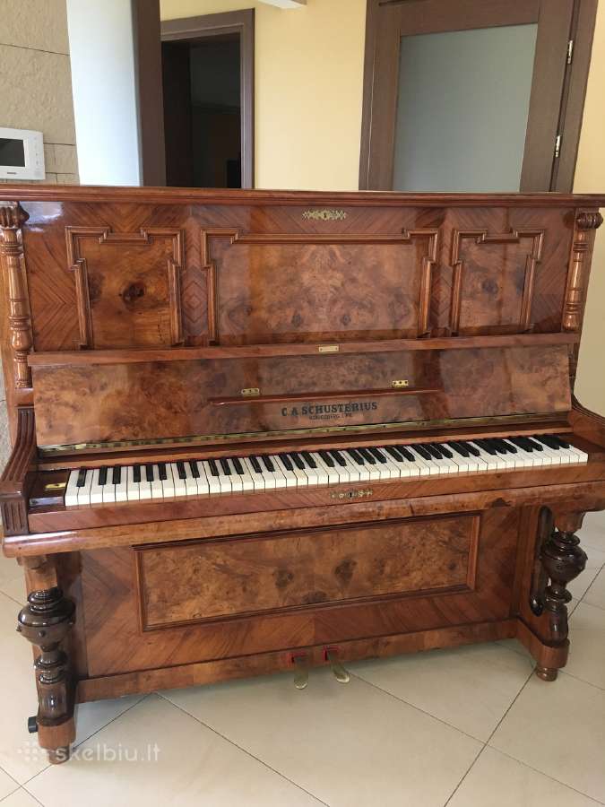 Antikvarinis pianinas
