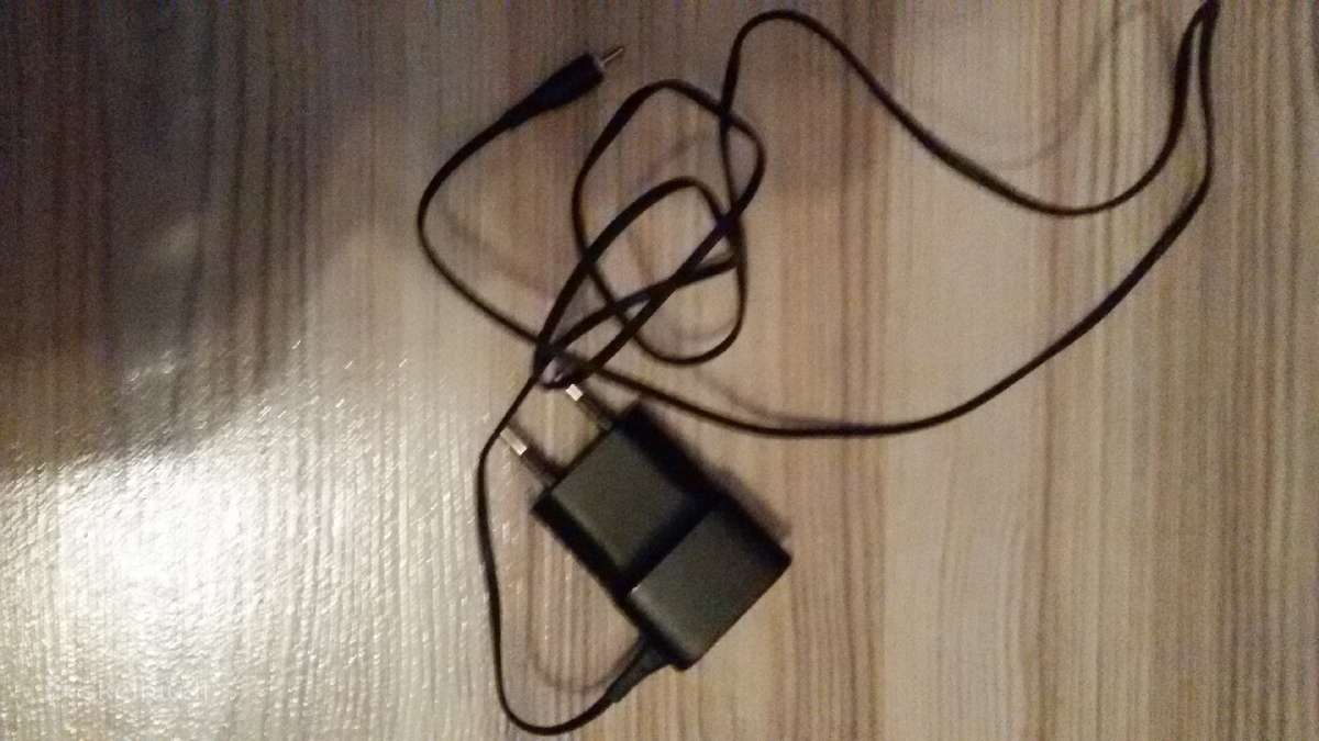Parduodu įkrovėją telefonui Nokia