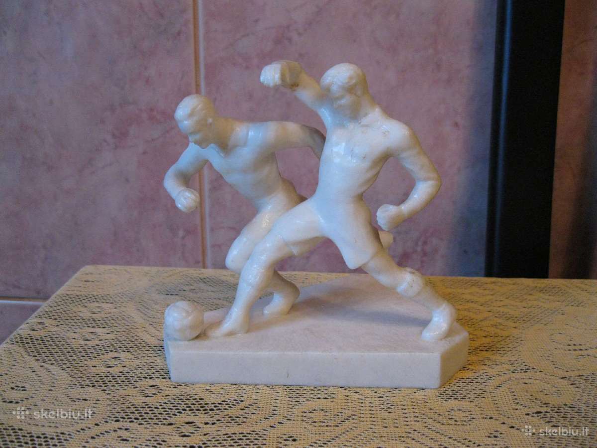 Statulele is Kaulo Platsmases- Gero Stovio.zr. fot