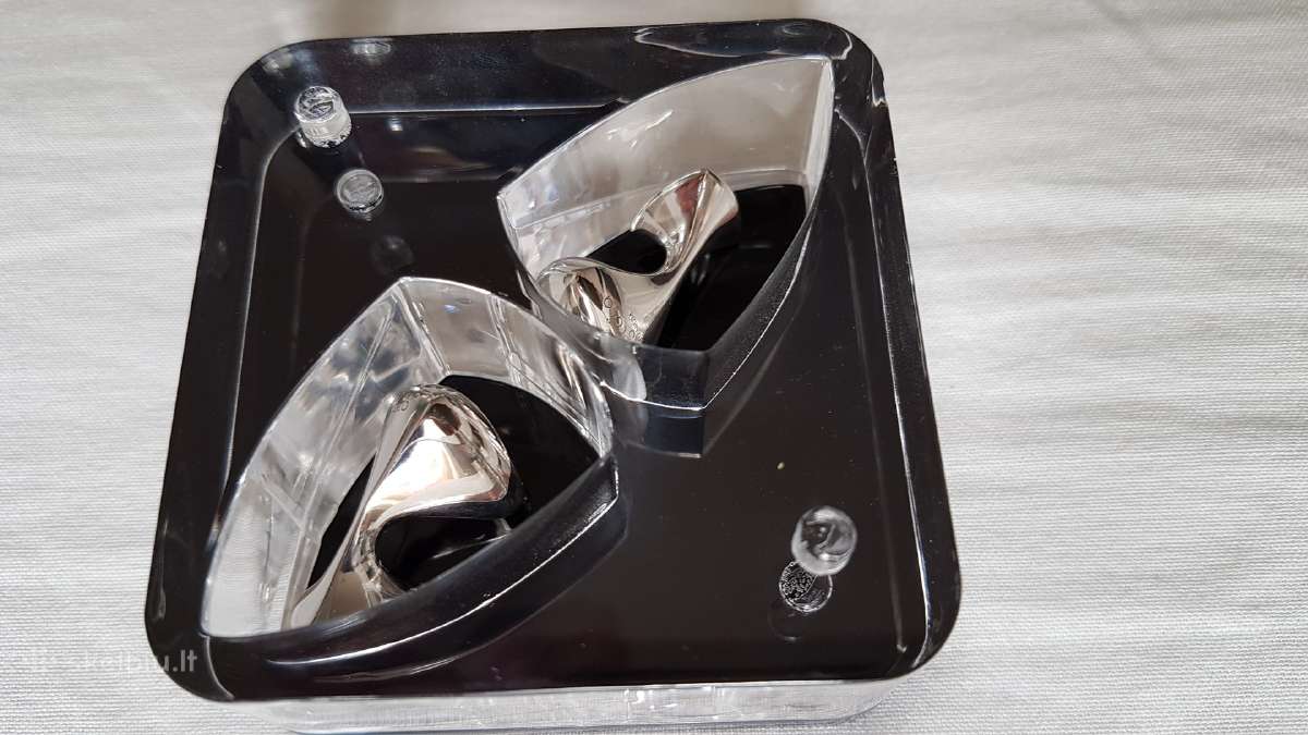 Italų juvelyrikos namų „sologioia“ sąsagos