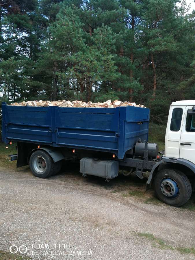 Geros kokybės malkos,malkos padėklose,pigiosmalkos