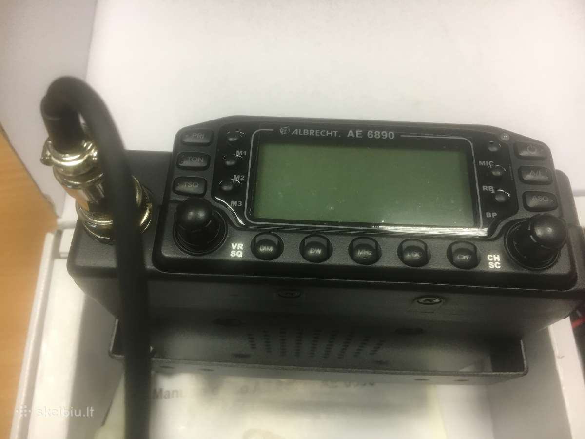 Radijo stotelė Albrecht Ae6890 + auto antena