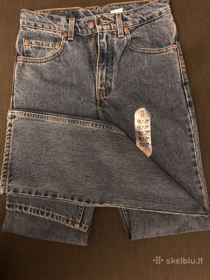 Parduodami Levi Strauss &Co džinsai