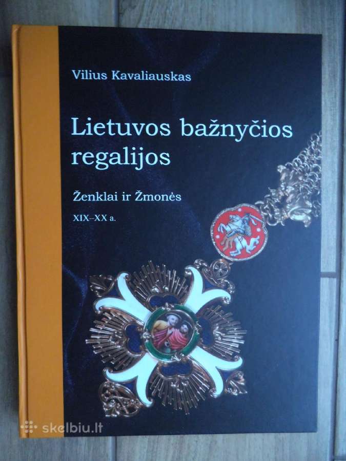 Knyga "Lietuvos bažnyčios regalijos", 2012