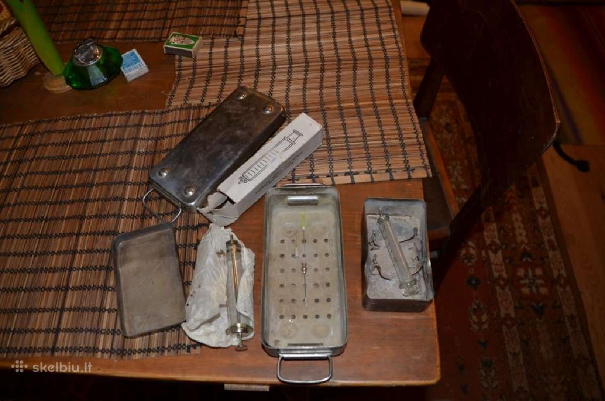 Tarybiniai švirkštai su dezinfekavimo konteineriu