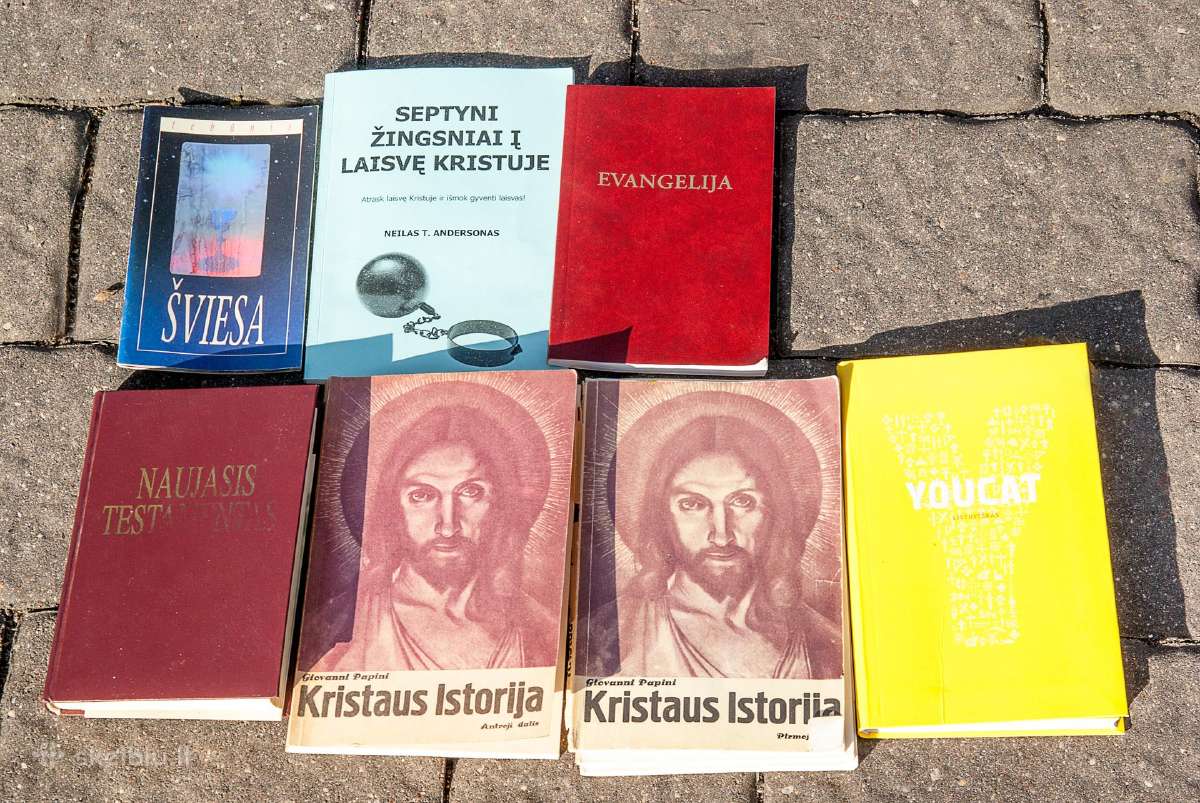 Įvairios knygos
