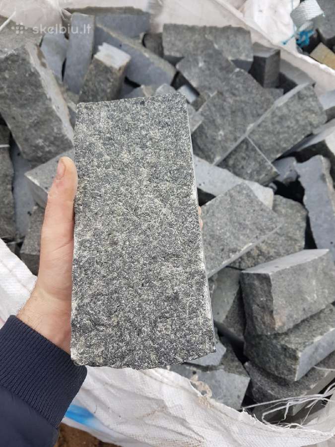 Granitinės trinkelės,"pieštukas",gabro,20x10x5 cm.