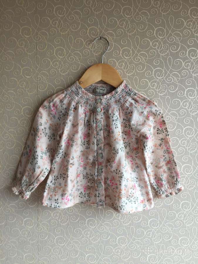Next marškinėliai su gėlytėm 1,5-2m 92cm