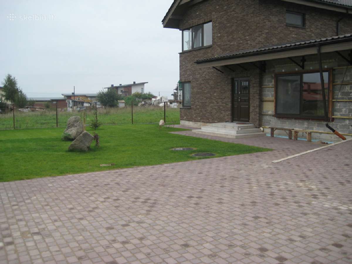 Gerbūvio darbai,trinkelių klojimas.