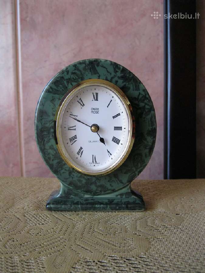 Stalo laikrodis.zr. foto.= 10,-
