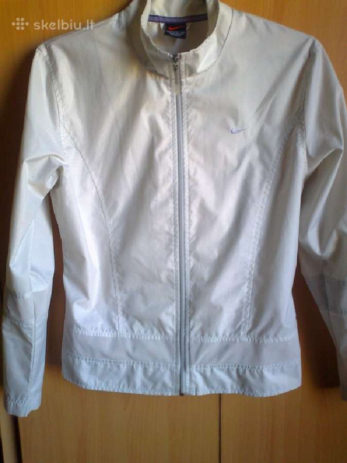 Nike striukyte m
