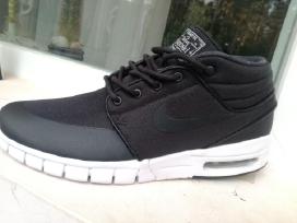 Nike Air sportbaciai.