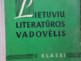 Parduodeu senus vadovelius