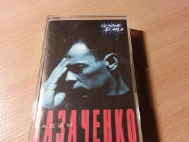 Kasetę dainuoja Vadim Kazačenko