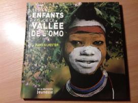 Les Enfants De La Valle De L'omo (French)