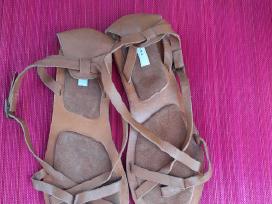 Zara naturalios odos basutes