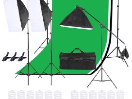 Apšvietimo rinkinys ir fonų laikymo sistema