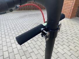 Xiaomi M365 Pro rankena vaikui