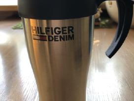 Hilfiger gertuvė.
