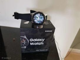 Samsung Galaxy Watch ir kiti.