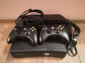 Naudota Xbox 360 konsolė + Kinect kamera + ausinės