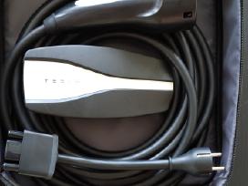 Tesla pakrovėjas Type 2