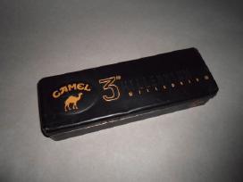 Metalinė dėžutė cigarečių Camel