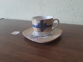 Puodelis ir lekstute