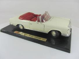 Modeliai Mercedes 280 Se 1:18 mersas modelis
