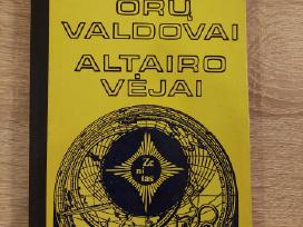 B. Bova. Orų valdovai. 1987