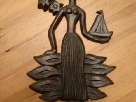 Metalinė mergina