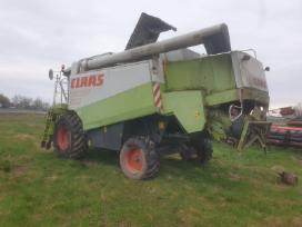 Kombainas Claas Lexion 480 ardomas dalimis