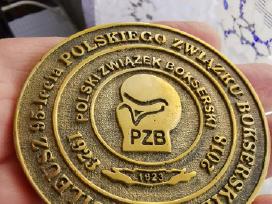 Parduodu sunkaus metalo, stalo medalį skirtą .