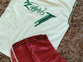 Vilniaus futbolo komandos Žalgiris apranga.
