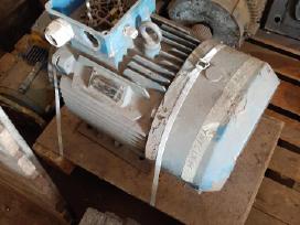Trifazis asinchroninis variklis 15 kw 1500 aps/min