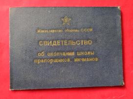 Karininkų mokyklos pažymėjimas.