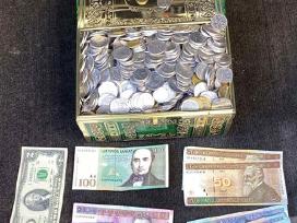 Lietuviški pinigai banknotai ir monetos.