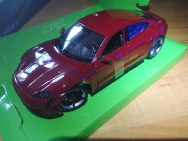 Porsche Taycan Turbo S 1:24