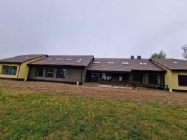 Parduodamas pastatas su žemės sklypu