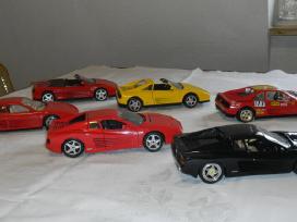 1:18 Ferrari hot wheels bburago mira modeliai