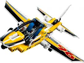 Lego technic 42044 lėktuvas