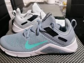 Nike Legend Essential