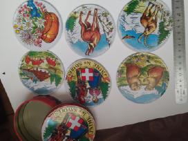 Padekliukai ant stalo