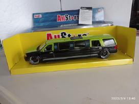 Lincoln Navigator limo 1:24