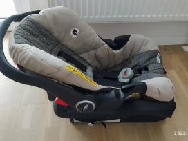 Graco Kūdikių automobilinė kėdutė su rėmu.