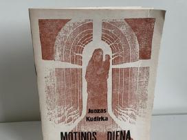 Knyga - Juozas Kudirka, Motinos diena
