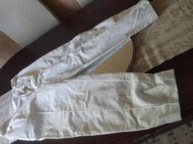 Parduodu baltas mediko kelnes. Kaina: 20 eur